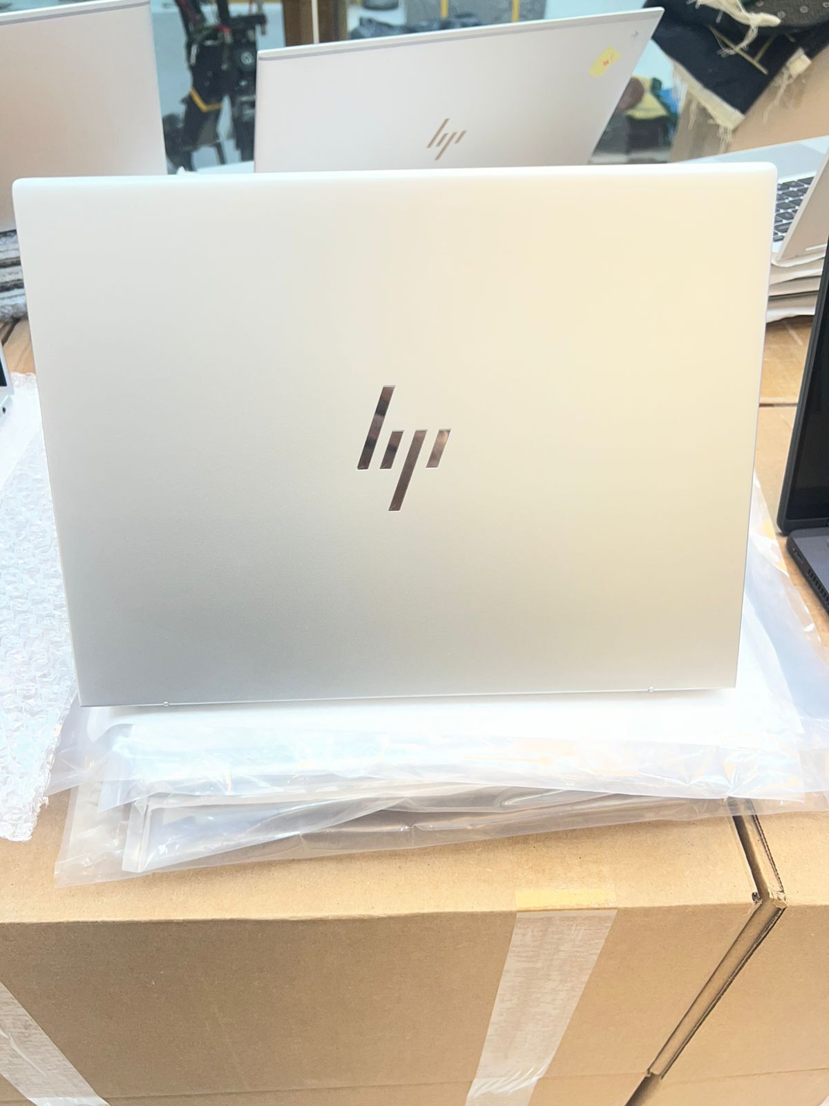 HP Elite Dragonfly G3 | Intel Core i7 12th Gen | 32GB RAM | 512GB SSD | Touchscreen Premium Laptop - Image 4